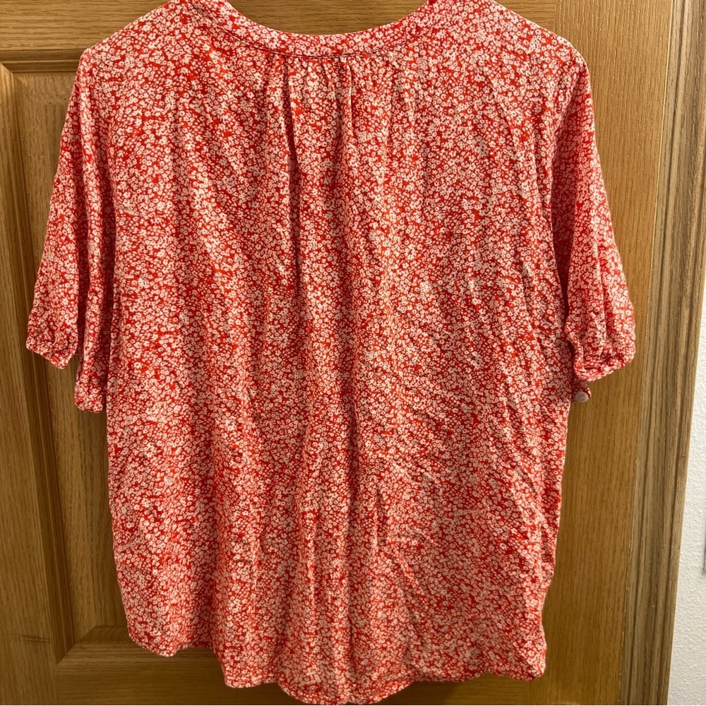 Universal Thread White and Red Blouse with Puff Sleeves and Peter Pan Collar - Picture 5 of 7